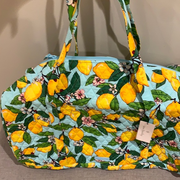 ‼️holiday sale-FIRM‼️ NWT vera bradley large travel duffel lemon grove - Picture 3 of 10
